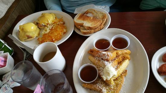 Al's Cafe In The Village